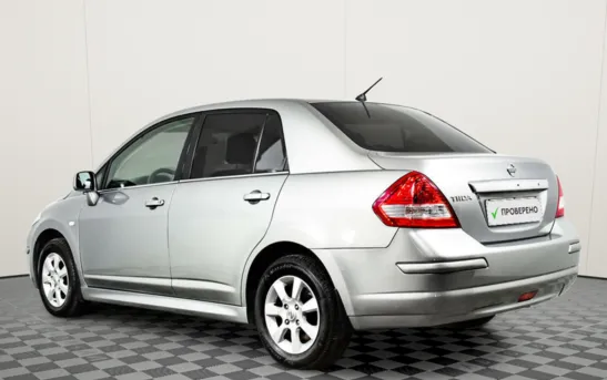 Nissan Tiida 1.60 механика, фото №1