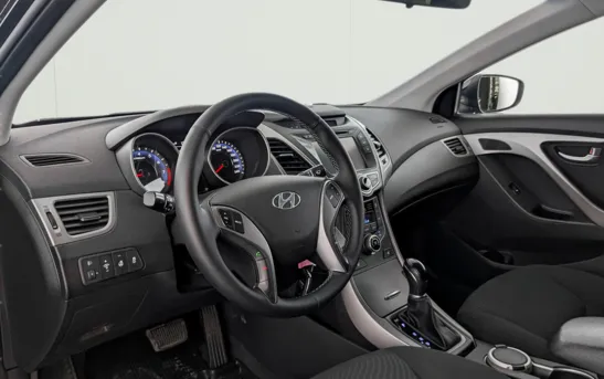 Hyundai Elantra 1.80 автоматическая, фото №1